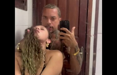 Famosinha Casada de Recife Dando pro Jogador do Flamengo no Banheiro nas Férias – Vazou Completo!