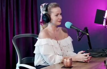 LOLA MELNYCK | HOMEM TEM QUE TER PINTO GRANDE E LÍNGUA BOA